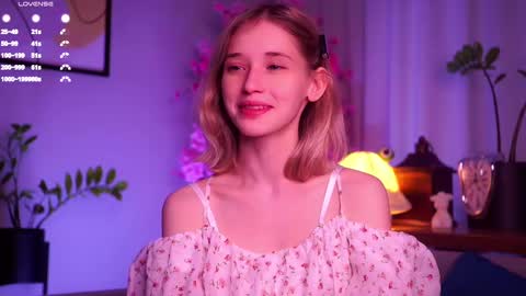 Mia online show from March 7, 3:19 am