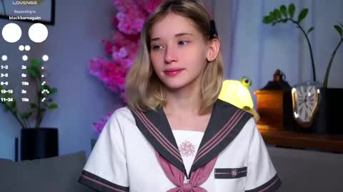 Mia online show from March 4, 2:27 am