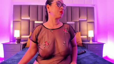 Snapshot of talianavega chatting on October 13, 8:33 pm tali online show from October 13, 8:33 pm