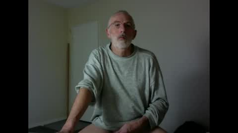 Snapshot of taliesin4321 chatting on October 1, 6:40 pm Jack Pierrot online show from October 1, 6:40 pm