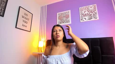 tall_hot_brunette online show from October 10, 3:07 pm