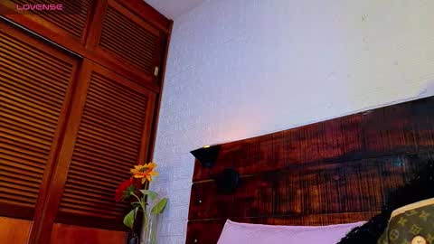    online show from October 21, 10:20 am