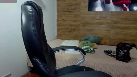 Snapshot of taner_king chatting on October 14, 2:58 am TANER online show from October 14, 2:58 am