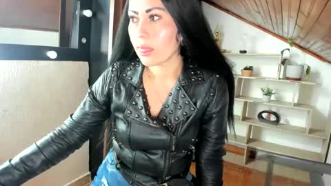 Snapshot of tania_mature chatting on October 2, 7:23 pm tania online show from October 2, 7:23 pm