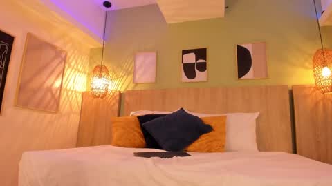 Tania Dias online show from March 10, 11:55 am