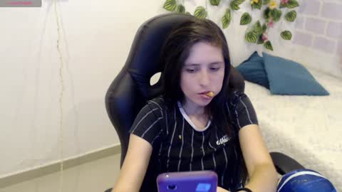 Snapshot of taniadevil_69 chatting on February 1, 3:18 pm Tania online show from February 1, 3:18 pm