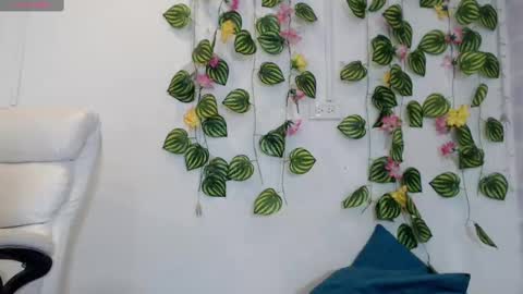 Snapshot of taniadevil_69 chatting on October 9, 6:24 pm Tania online show from October 9, 6:24 pm