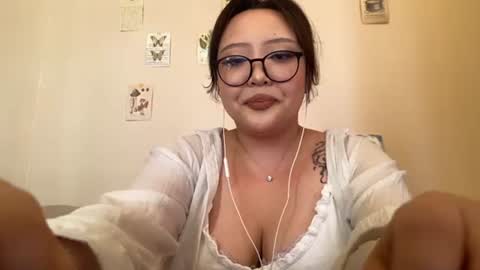 EmiJoaans online show from July 20, 8:06 am