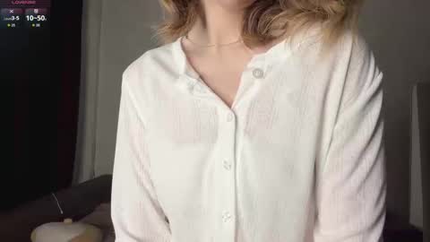 Mia online show from March 30, 1:17 am