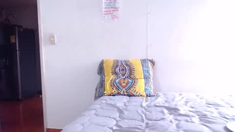 Angeline  Follow  online show from February 23, 7:49 pm