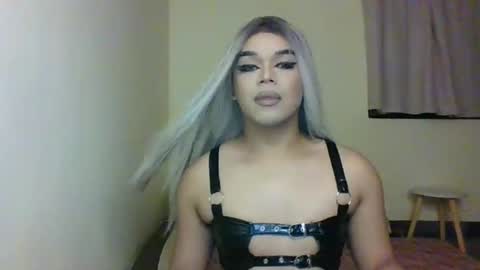 Snapshot of tarahriches chatting on January 1, 3:57 pm tarahriches online show from January 1, 3:57 pm