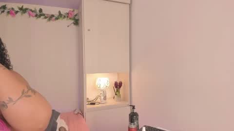  T A R A  online show from November 15, 8:10 pm