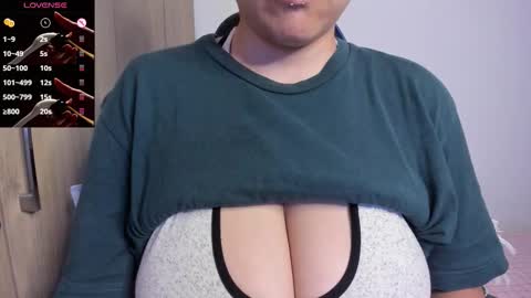 tarrant_ online show from March 26, 12:39 am