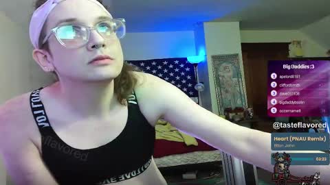 Snapshot of tasteflavored_femboy chatting on March 2, 7:23 pm Taste online show from March 2, 7:23 pm