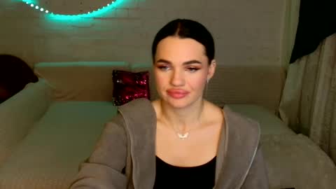 tasty_babyy online show from December 5, 2:59 pm