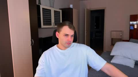 My shows 2100500 UTC3 online show from March 18, 9:31 pm