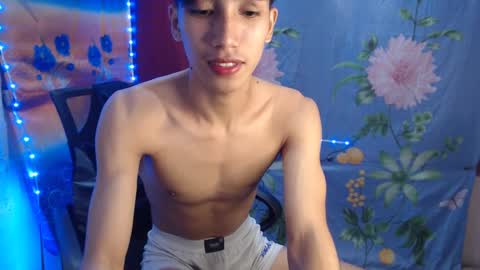 Snapshot of tastylicious_kim chatting on March 3, 1:23 pm Ask me online show from March 3, 1:23 pm