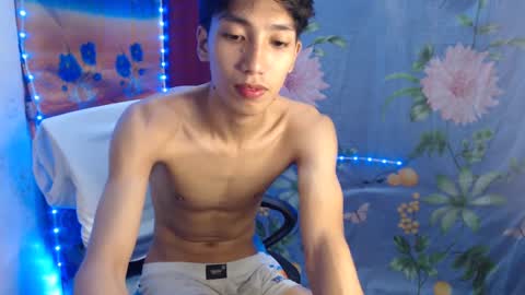 Snapshot of tastylicious_kim chatting on February 16, 11:27 am Ask me online show from February 16, 11:27 am