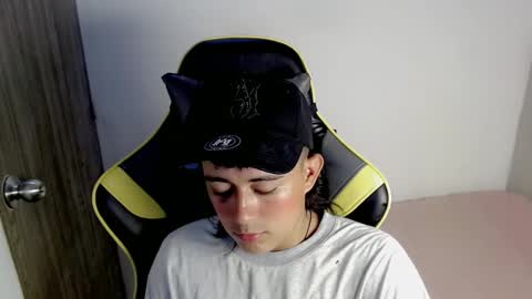 T A T A N online show from November 10, 6:43 pm