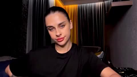 Tati online show from October 1, 3:33 pm