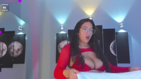Snapshot of tatii_moon chatting on March 10, 3:34 am Tati online show from March 10, 3:34 am