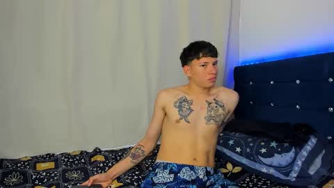 Snapshot of tatiiana_n_damian chatting on September 28, 9:35 pm tatiiana_n_damian online show from September 28, 9:35 pm