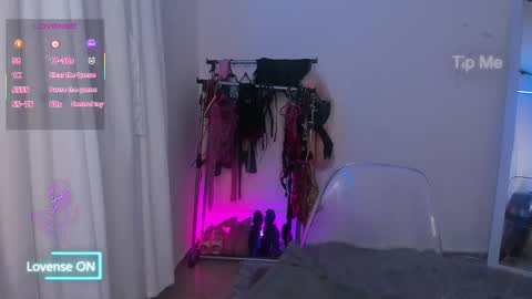 High Mami  online show from March 12, 7:35 am