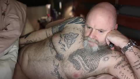 Tattooeddilf 01 online show from January 20, 10:59 pm