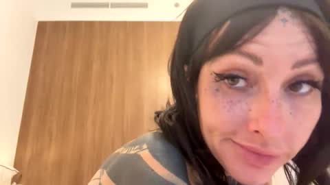 tattooedlucy_ online show from March 26, 2:11 pm