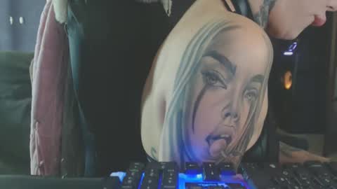 tatuada_safada online show from March 10, 3:27 pm