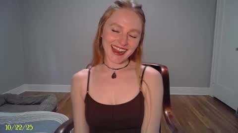 Snapshot of tatum__kahlo chatting on October 22, 10:44 pm TATUM ALL MY LINKS online show from October 22, 10:44 pm