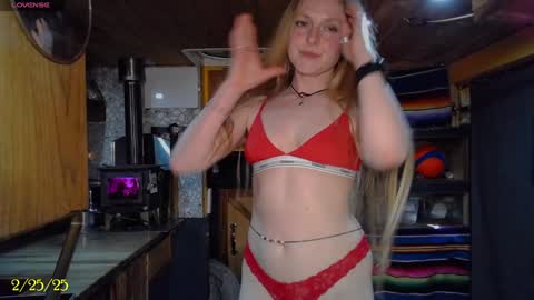 Snapshot of tatum__kahlo chatting on February 26, 12:30 am TATUM ALL MY LINKS online show from February 26, 12:30 am