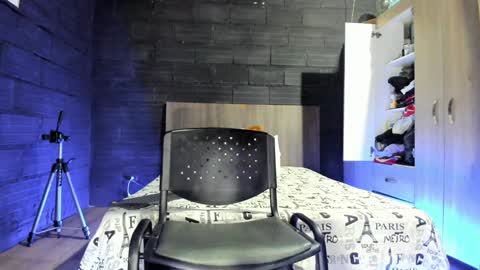 Snapshot of taurus_boy1 chatting on February 3, 2:36 am T A U R U S online show from February 3, 2:36 am
