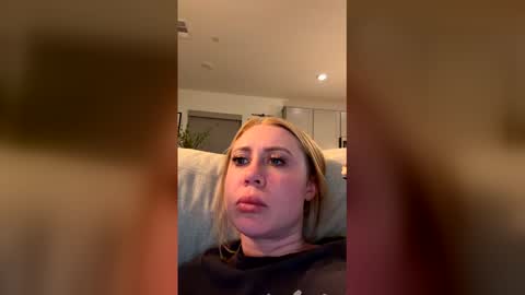 Taylor Rae online show from February 9, 4:16 am