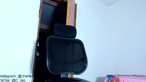 Charlee He online show from April 12, 10:25 pm