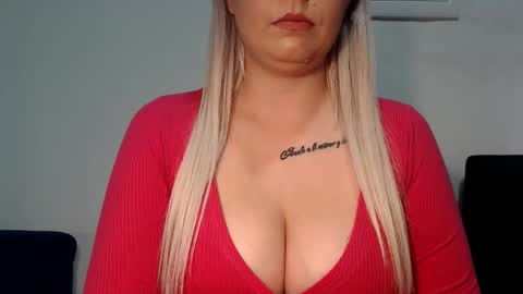 Snapshot of teeyara_ chatting on October 1, 6:18 pm Teeyara online show from October 1, 6:18 pm