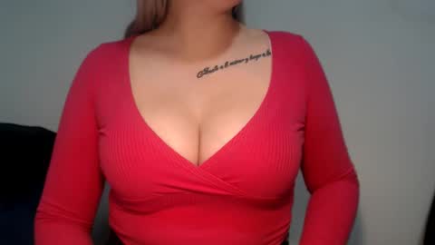 Snapshot of teeyara_ chatting on October 14, 6:11 pm Teeyara online show from October 14, 6:11 pm