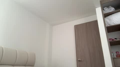 Amy No penetration Virgiin giirl online show from April 5, 2:03 pm