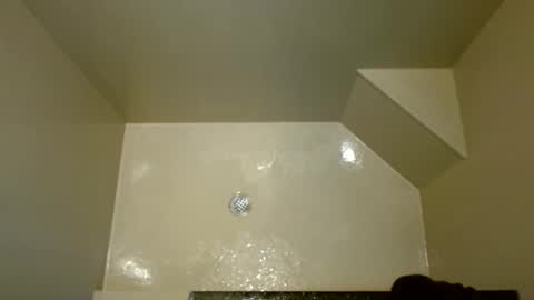 tellmeursecret online show from April 24, 5:04 pm