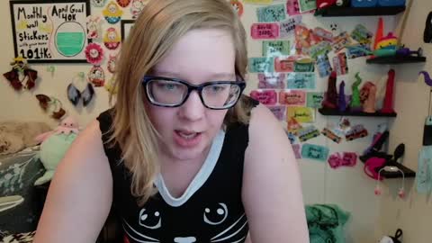 Pixie and Tentacle Overlord online show from April 10, 10:14 pm