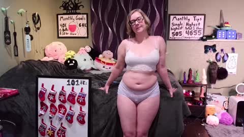 Snapshot of ten_tickle_pixie chatting on December 30, 11:17 pm Pixie and Tentacle Overlord online show from December 30, 11:17 pm
