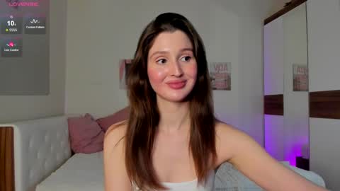 Snapshot of tender_babyy chatting on January 31, 2:39 pm Sexy girl Li online show from January 31, 2:39 pm