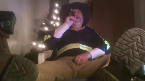 Snapshot of tennredneck chatting on January 3, 5:06 am Tennredneck online show from January 3, 5:06 am