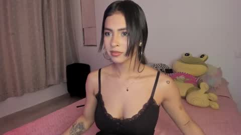 Snapshot of tenshi_leah chatting on October 26, 1:28 am Leah online show from October 26, 1:28 am