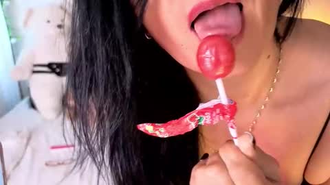 Emily online show from February 25, 7:06 pm