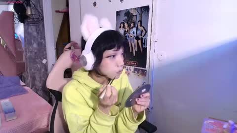 Terra Elowen online show from October 2, 12:15 pm