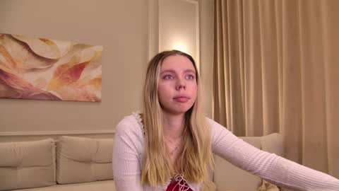 tessaadorablee online show from April 12, 7:56 am