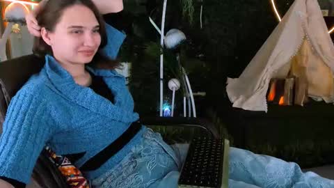 Snapshot of tessamill chatting on September 15, 5:42 am Tessa online show from September 15, 5:42 am