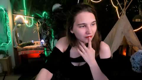 Snapshot of tessamill chatting on September 18, 5:55 am Tessa online show from September 18, 5:55 am