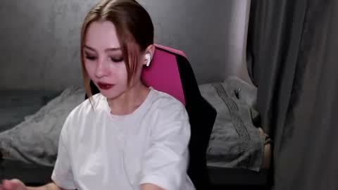 Tessa online show from July 30, 9:43 am